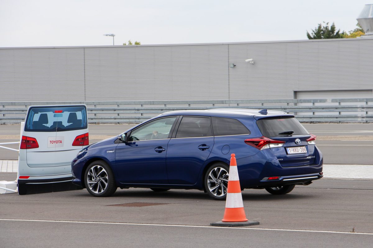 TOYOTA AURIS