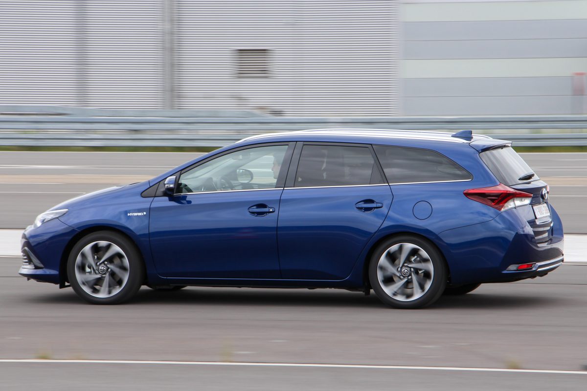 TOYOTA AURIS