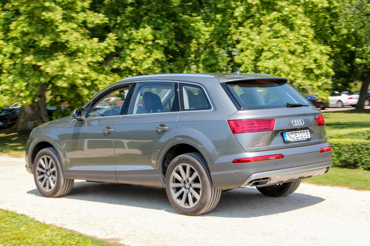 AUDI Q7