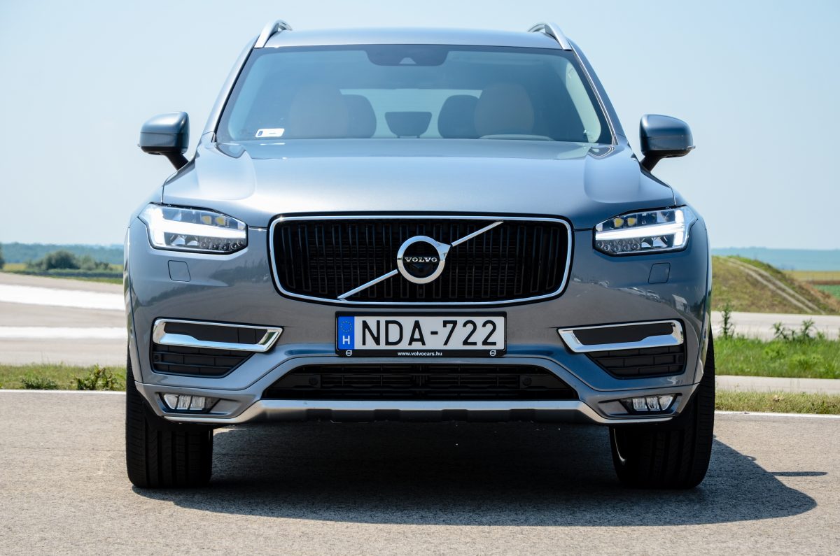 VOLVO XC90