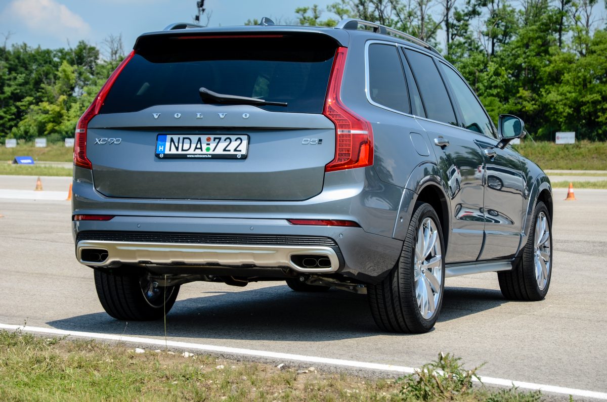 VOLVO XC90
