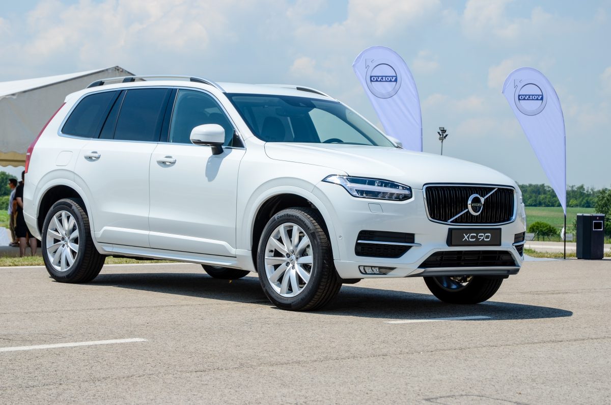 VOLVO XC90