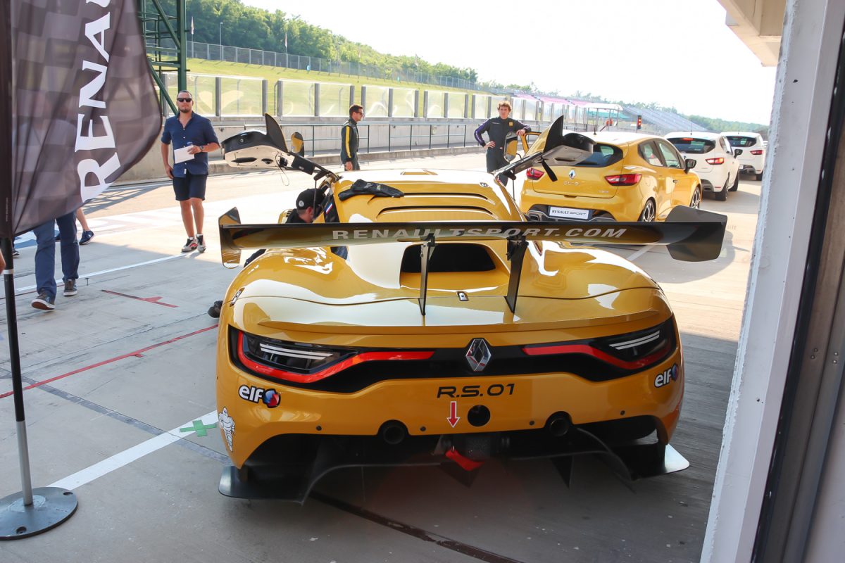 RENAULT