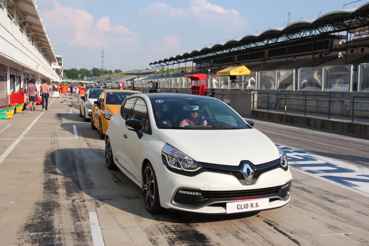 RENAULT