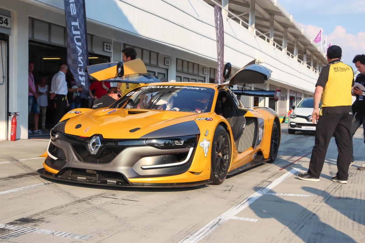 RENAULT