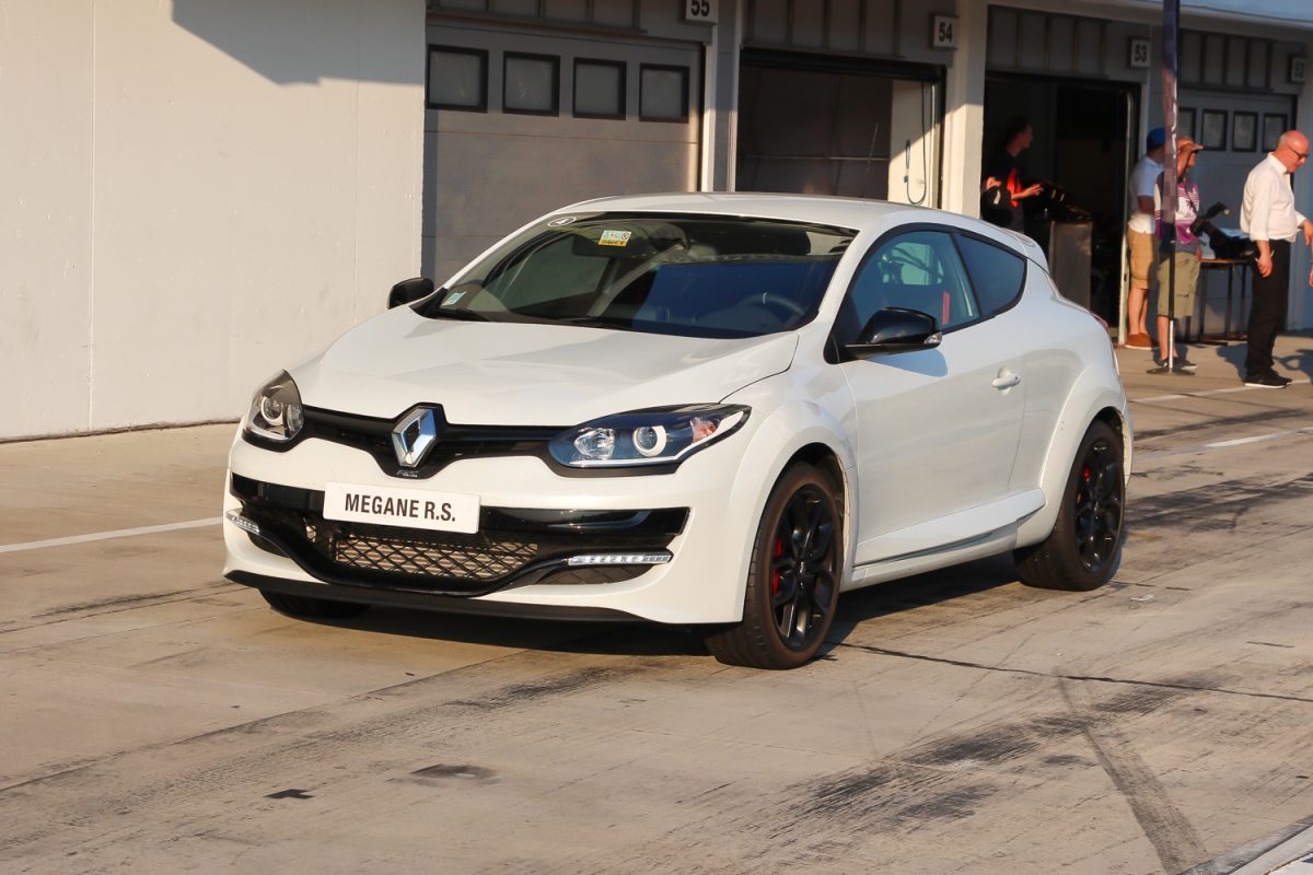 RENAULT