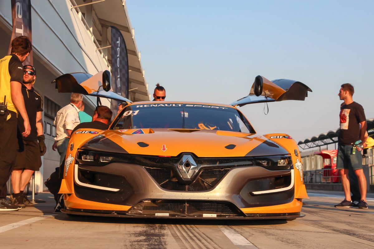 RENAULT