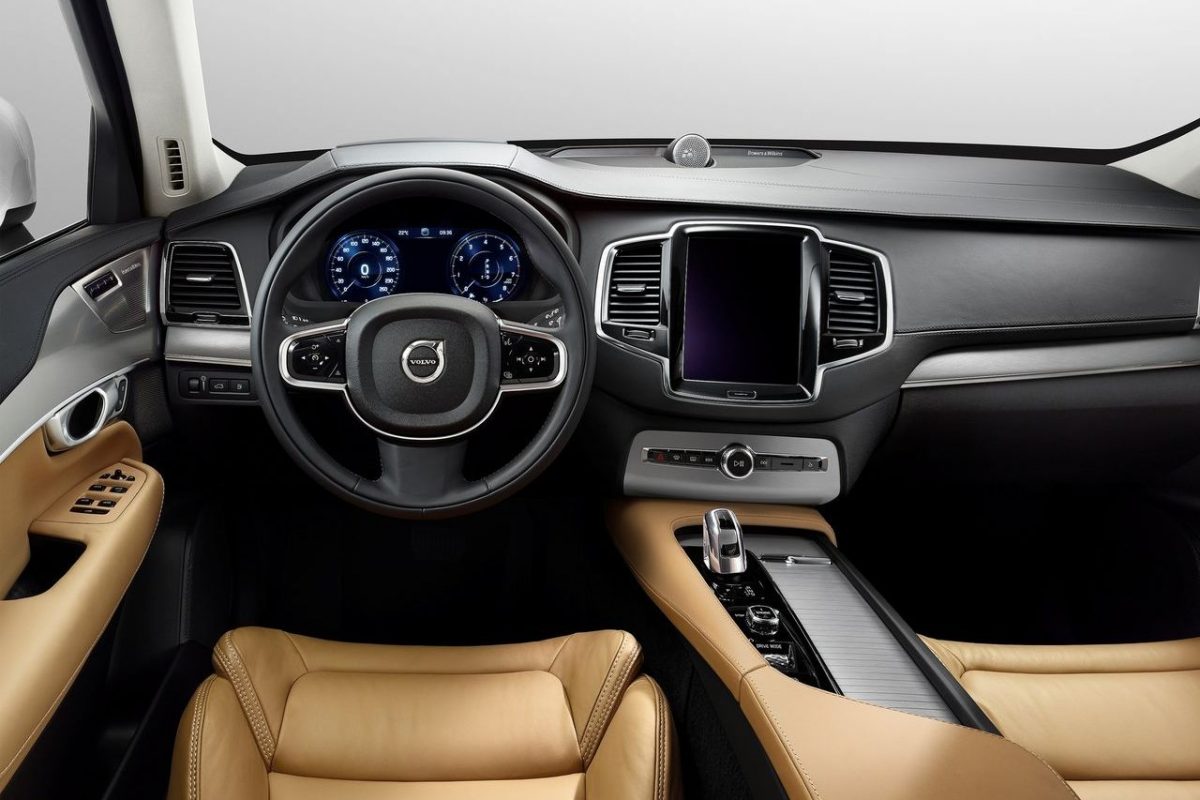 VOLVO XC90