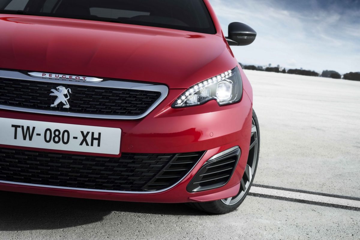 PEUGEOT 308