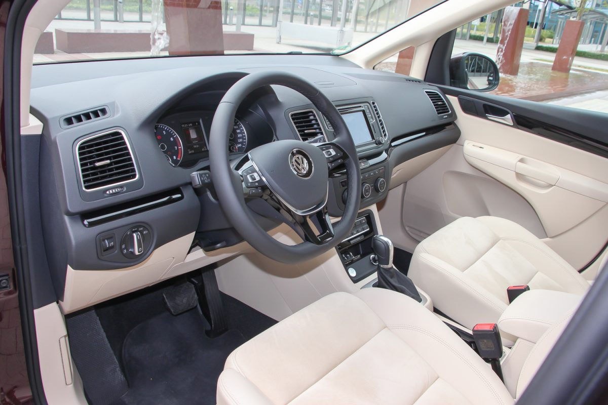 VOLKSWAGEN