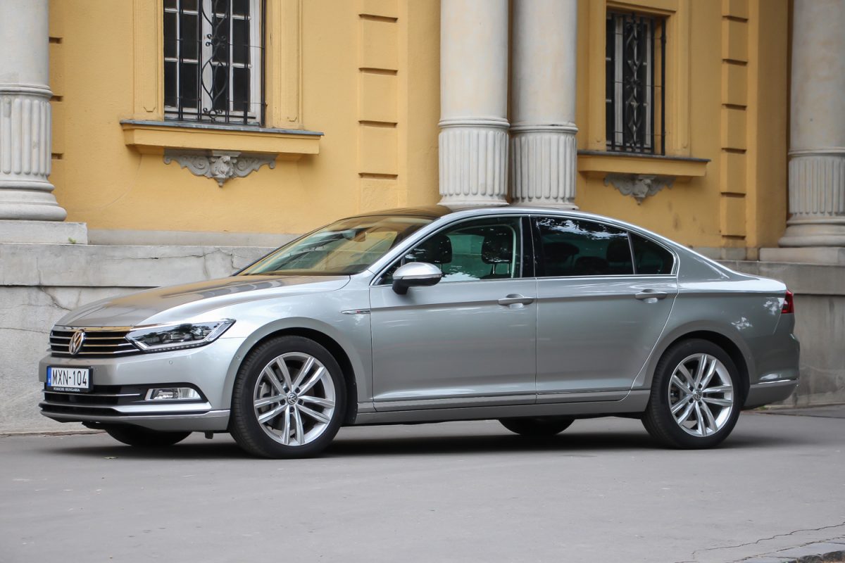 VOLKSWAGEN PASSAT