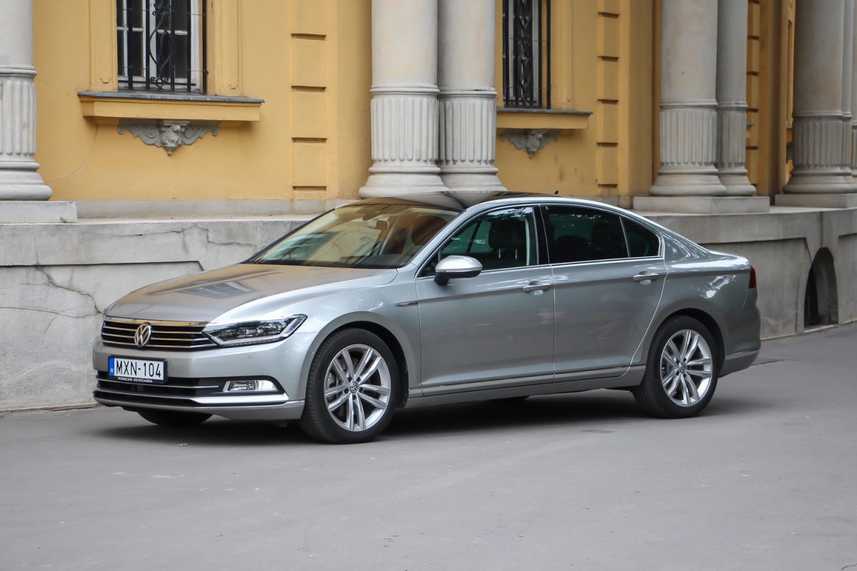 VOLKSWAGEN PASSAT