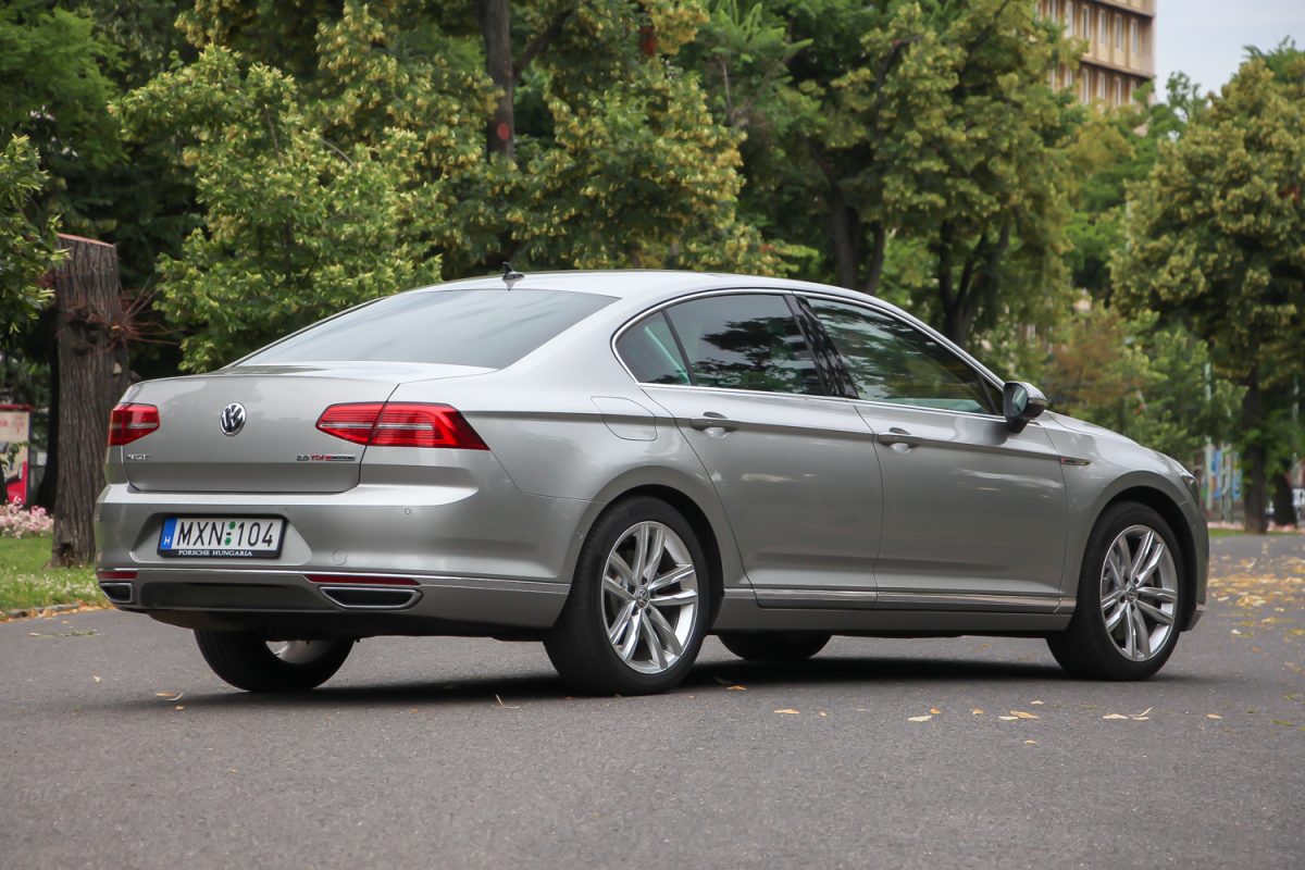 VOLKSWAGEN PASSAT