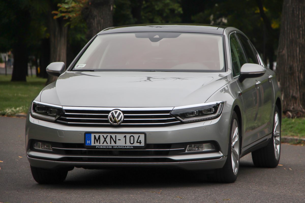 VOLKSWAGEN PASSAT
