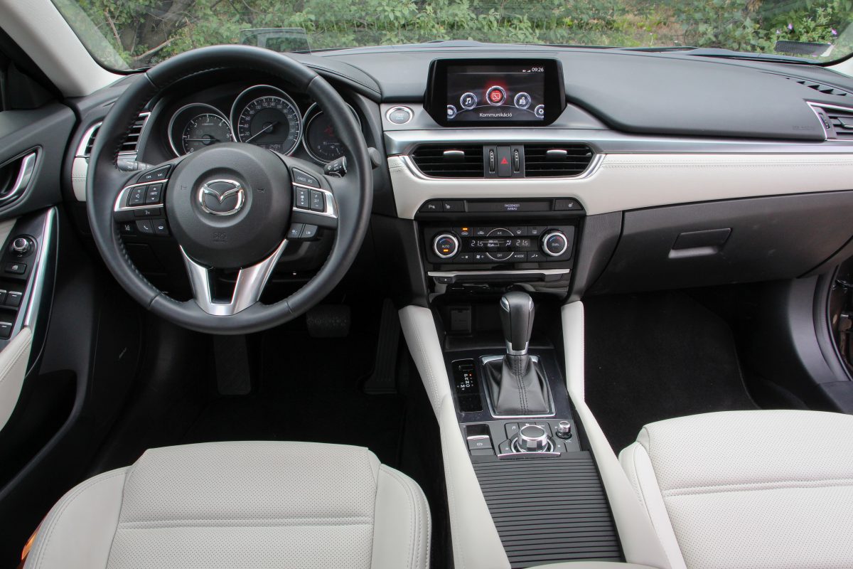 MAZDA 6
