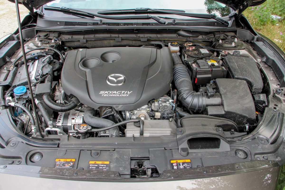 MAZDA 6
