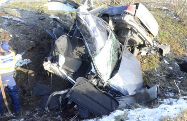 Horror balesetet élt túl az Opel Vectra vezetője
