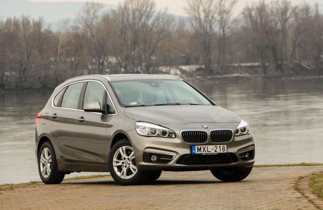 Fronttal is igazi bajor! BMW 218d Active Tourer automata teszt