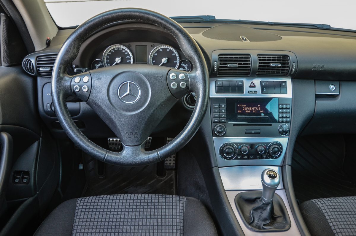MERCEDES-BENZ C-OSZTÁLY