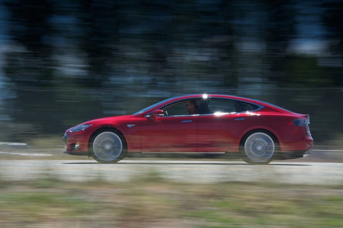 TESLA MODEL S