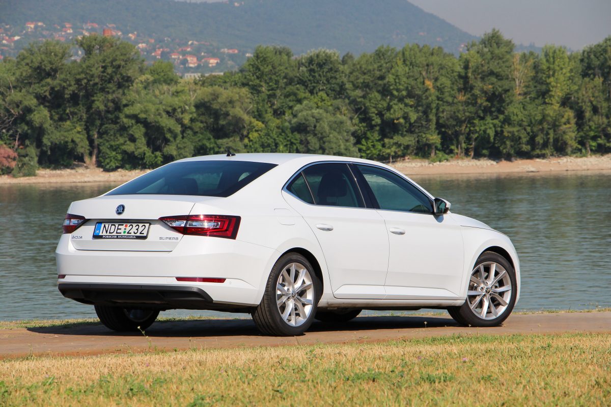SKODA SUPERB