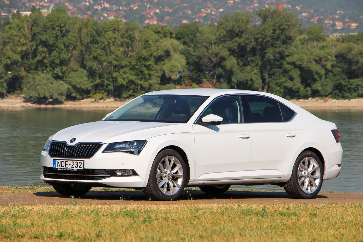 SKODA SUPERB