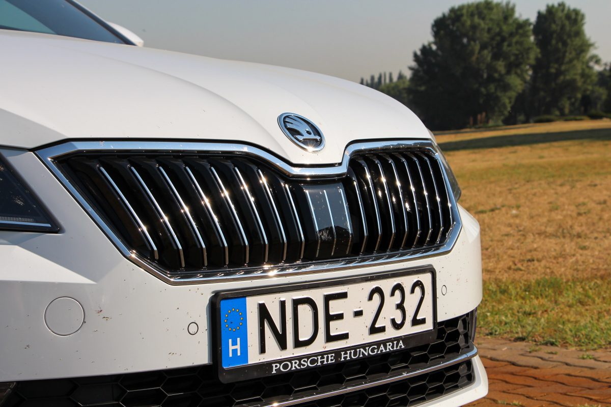 SKODA SUPERB