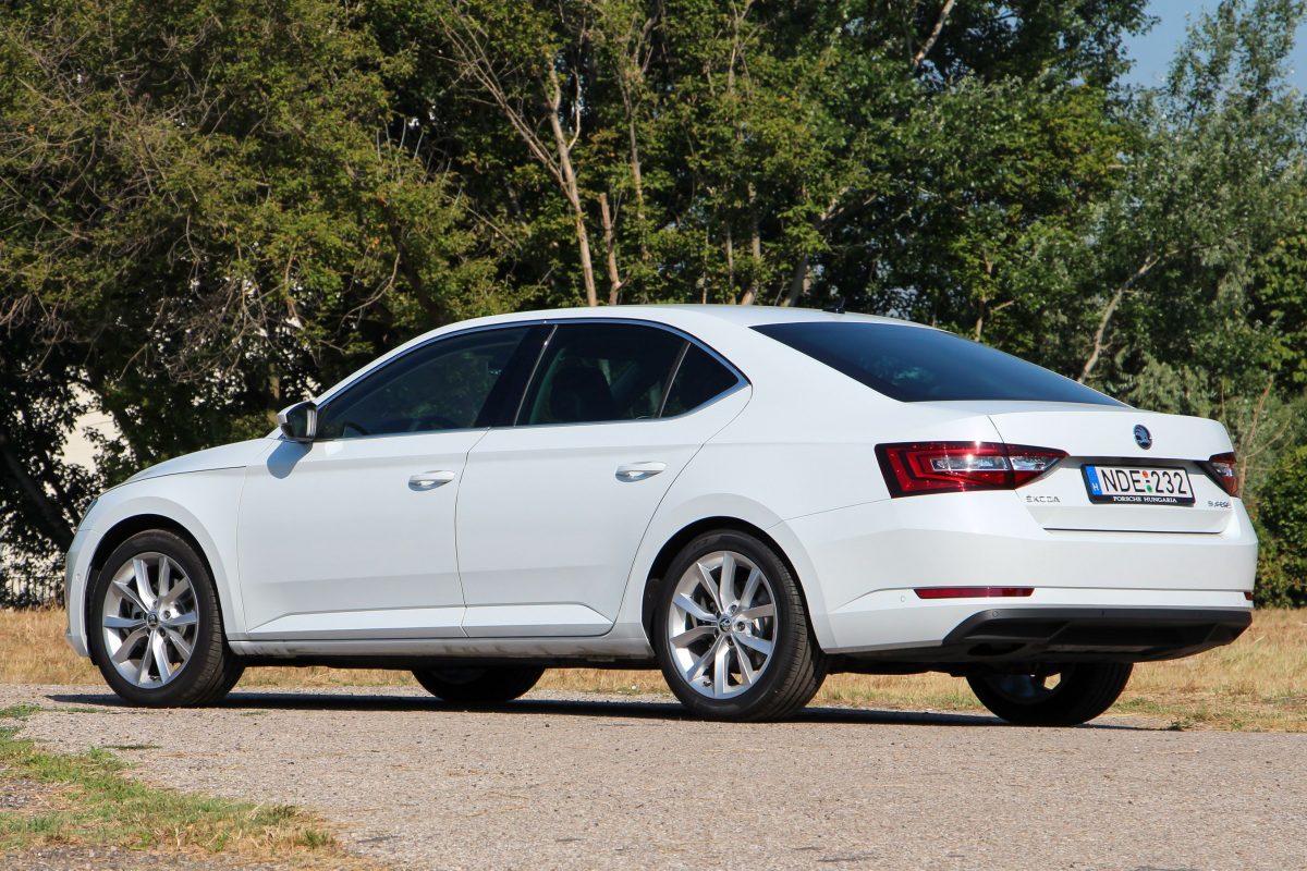 SKODA SUPERB
