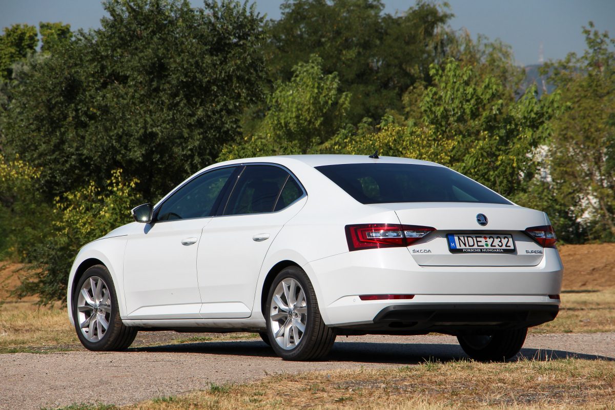 SKODA SUPERB