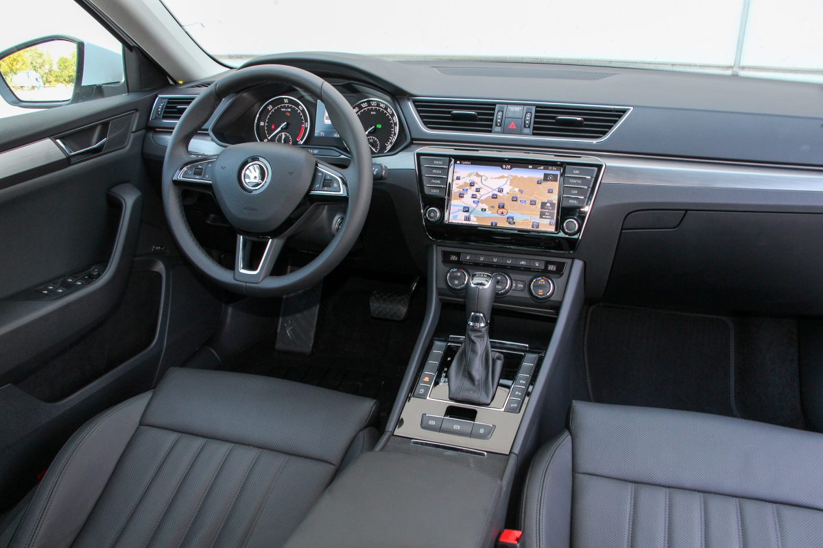 SKODA SUPERB