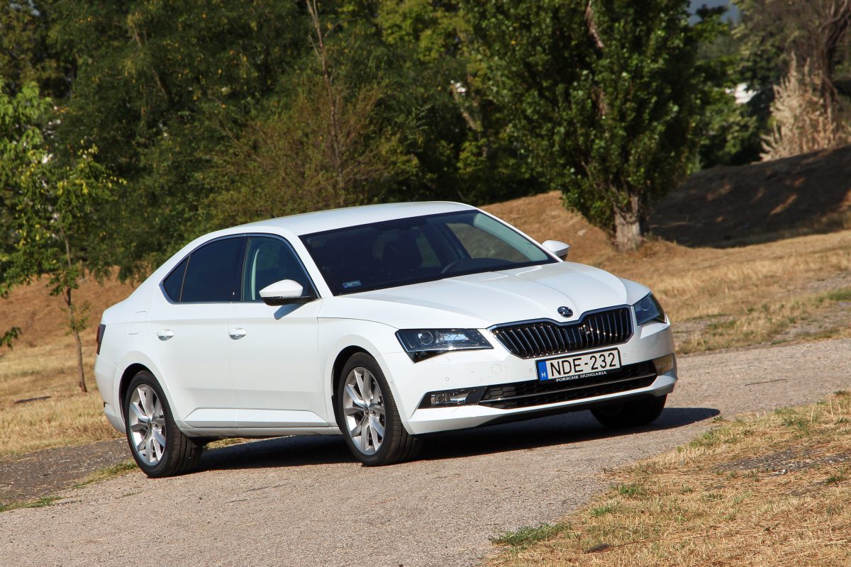 SKODA SUPERB