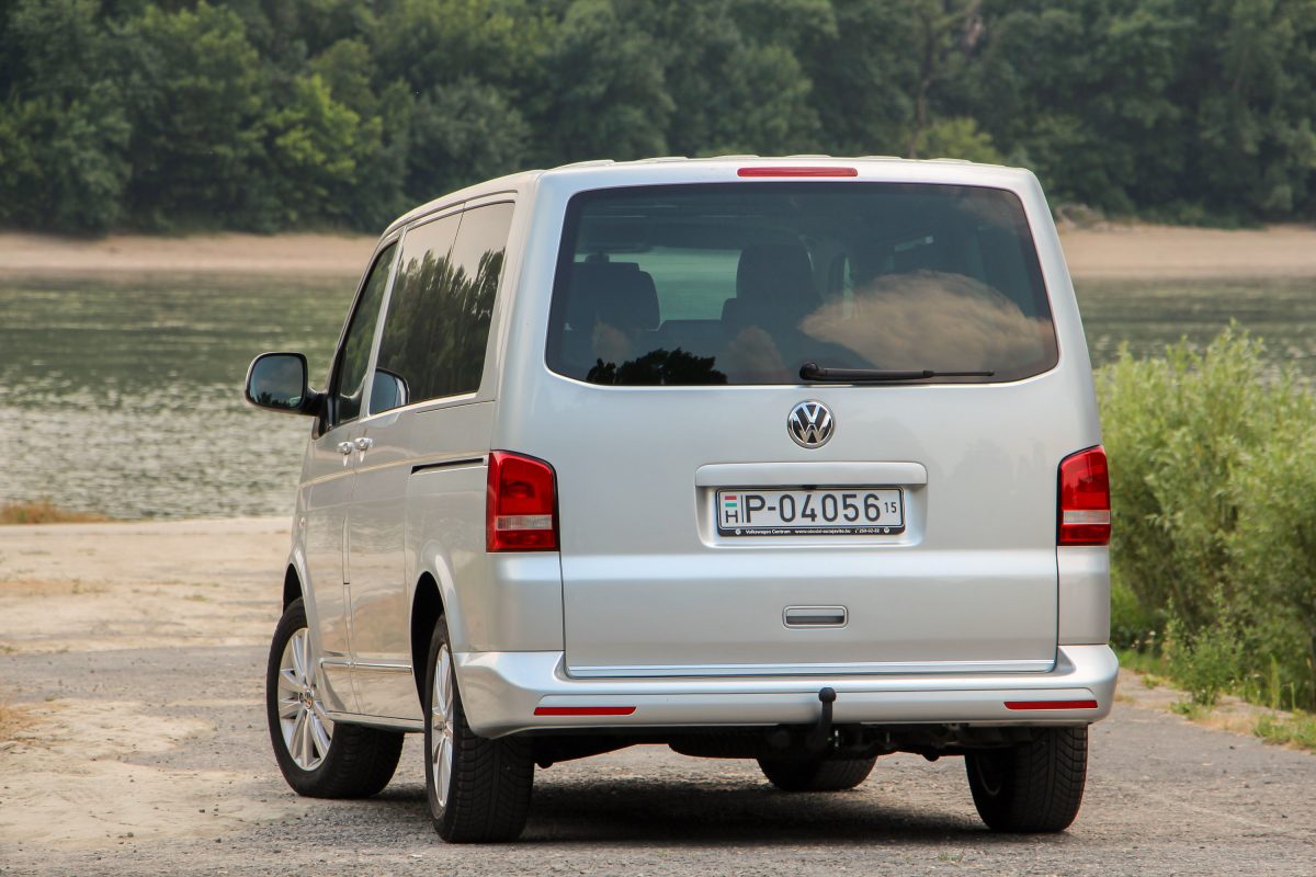 VOLKSWAGEN MULTIVAN