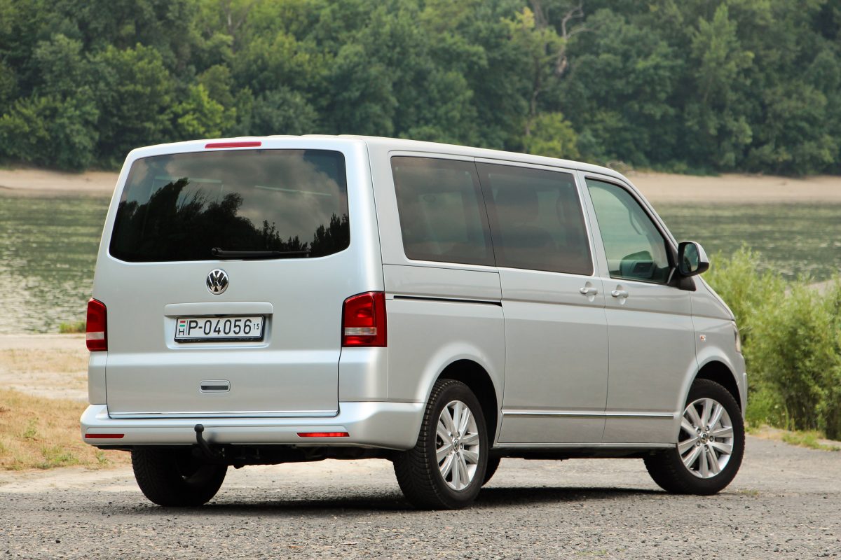VOLKSWAGEN MULTIVAN