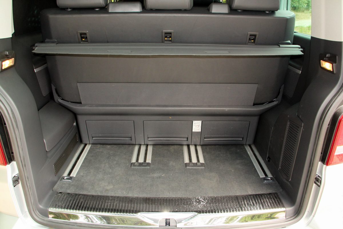 VOLKSWAGEN MULTIVAN