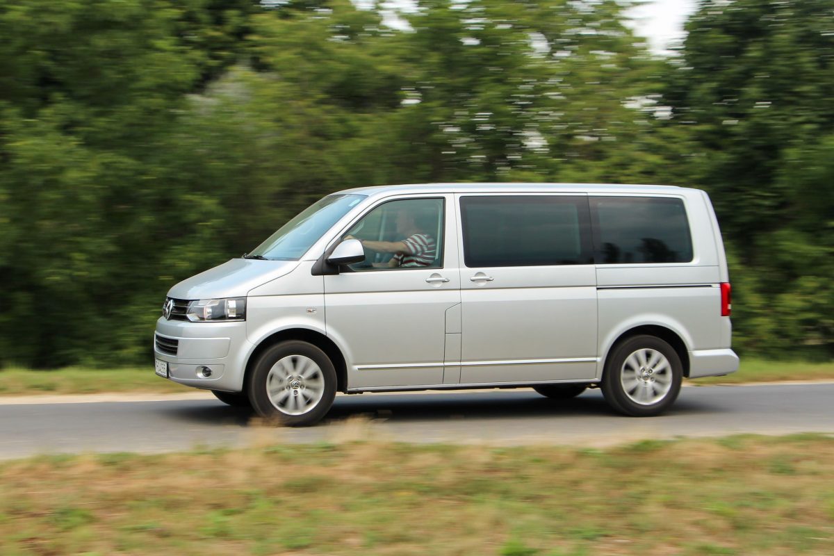 VOLKSWAGEN MULTIVAN