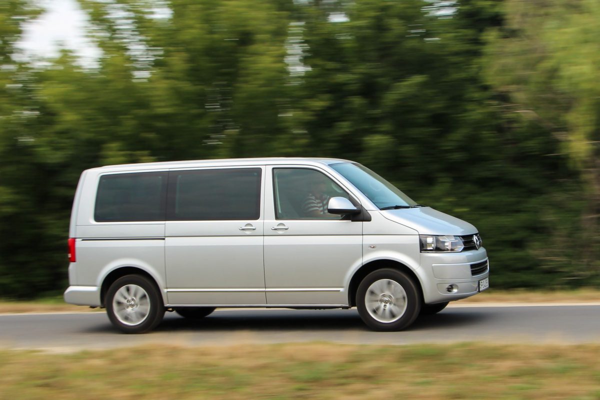 VOLKSWAGEN MULTIVAN