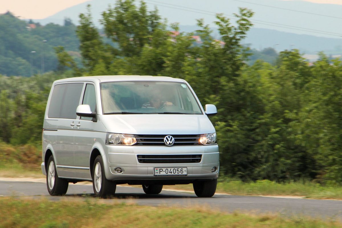 VOLKSWAGEN MULTIVAN