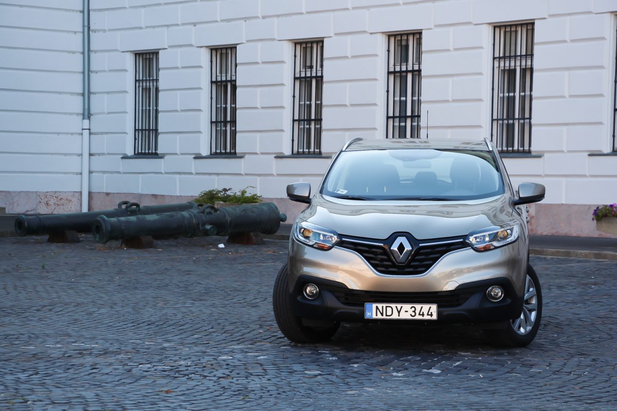 RENAULT