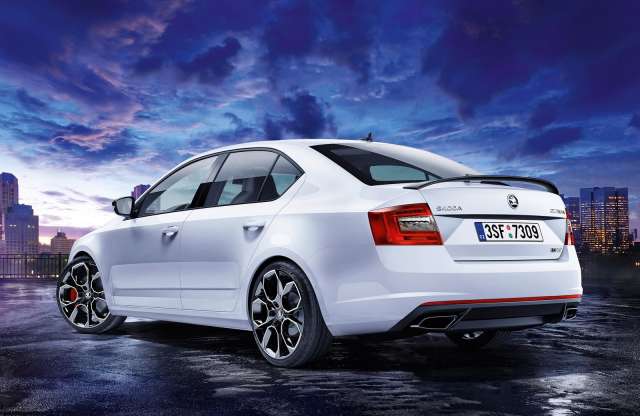 Még egy kis erőt és fickósabb külsőt kap a Skoda Octavia RS