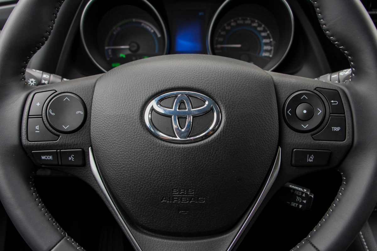 TOYOTA AURIS