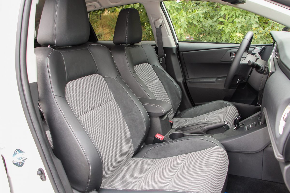 TOYOTA AURIS