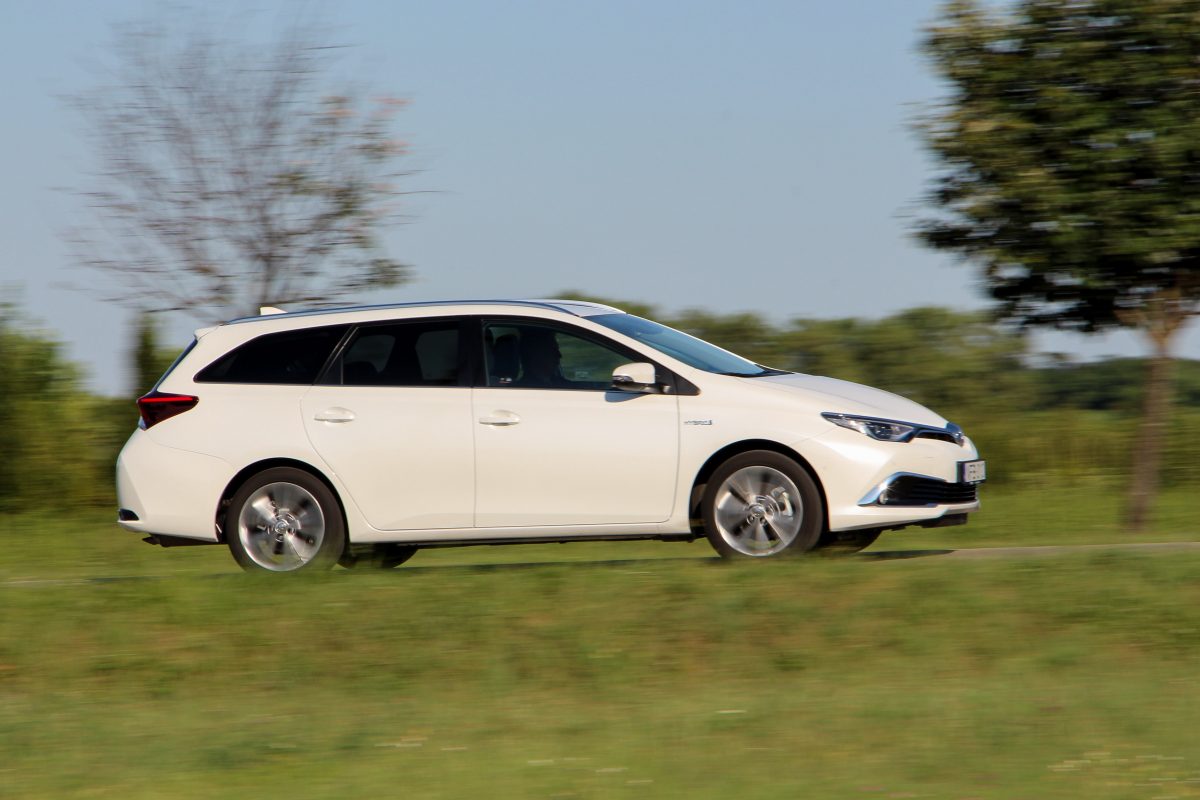 TOYOTA AURIS