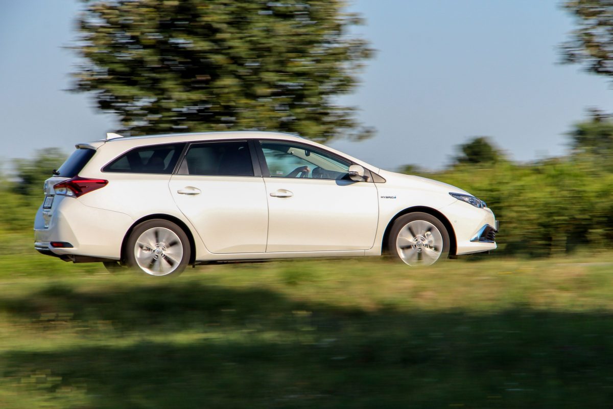 TOYOTA AURIS