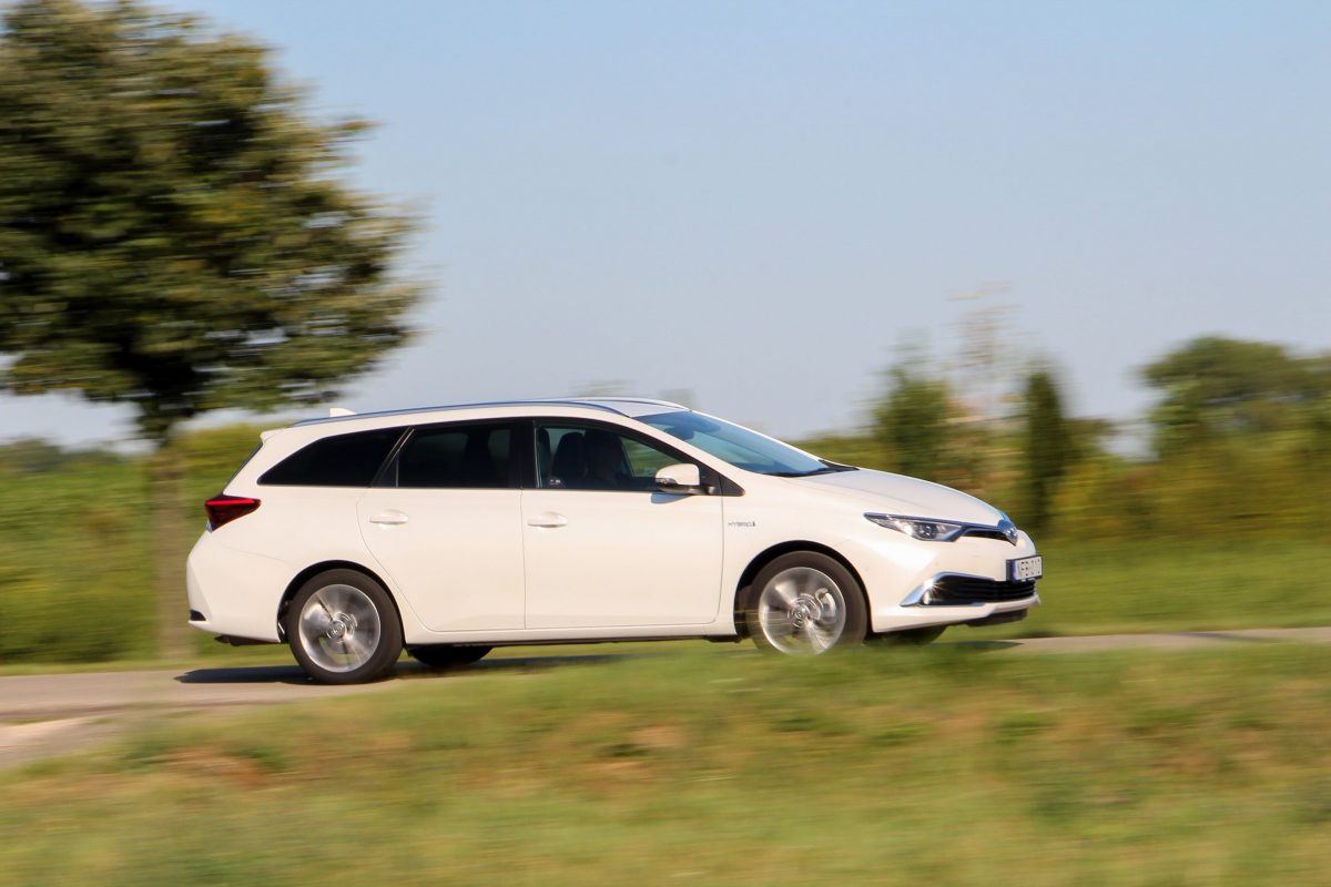 TOYOTA AURIS