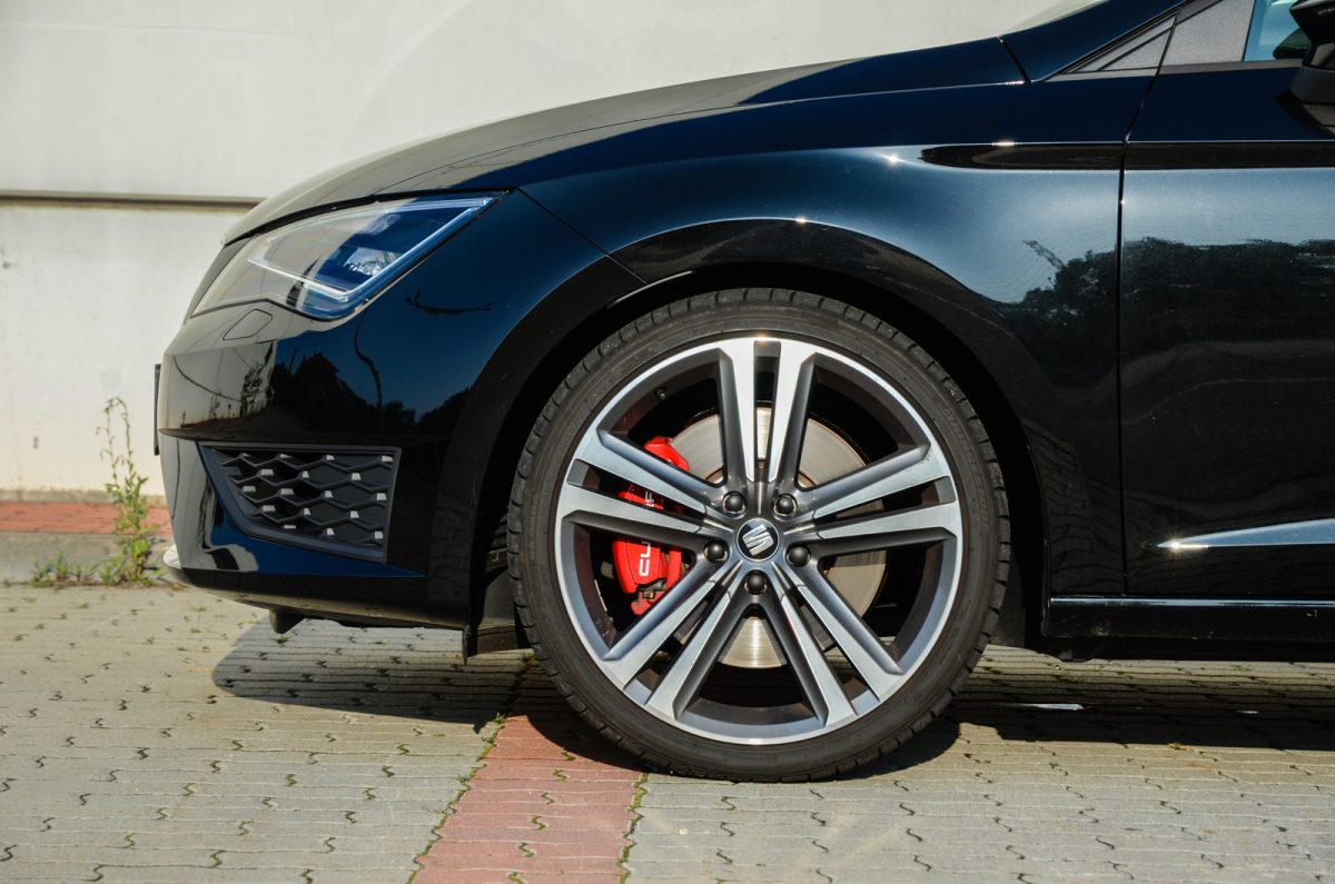 SEAT LEON