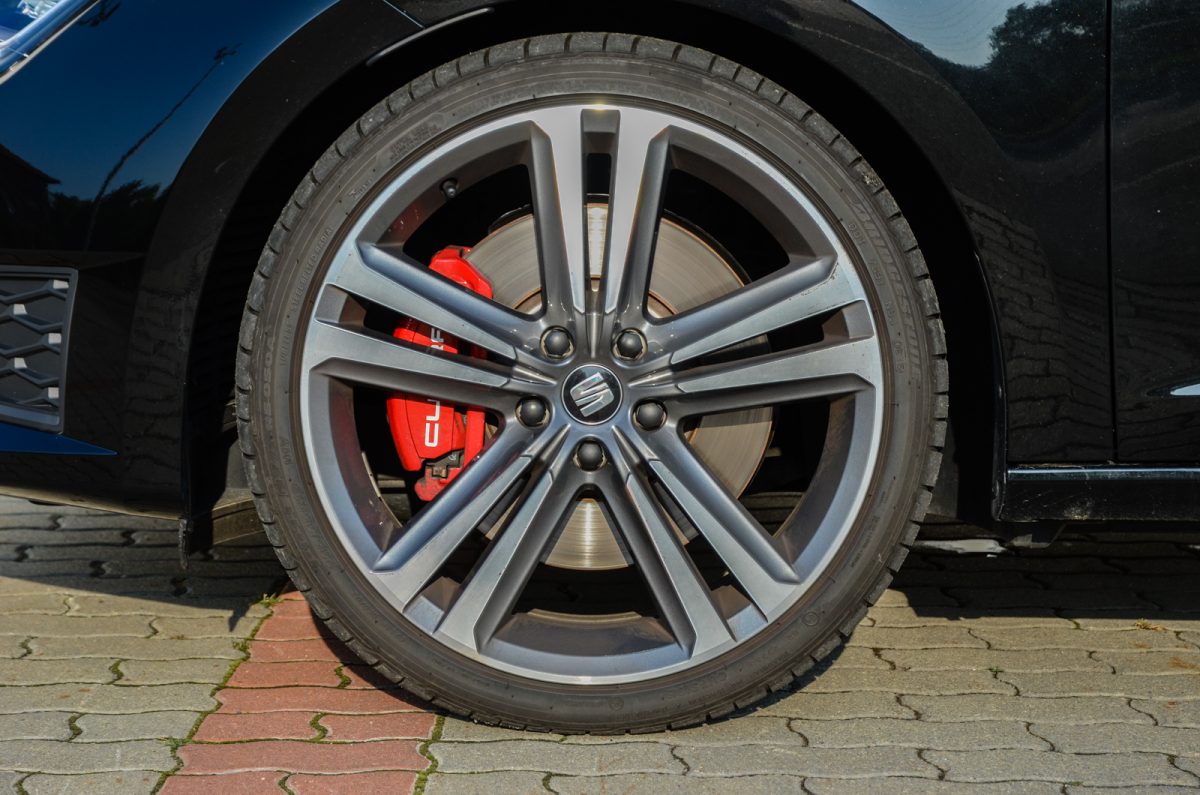 SEAT LEON