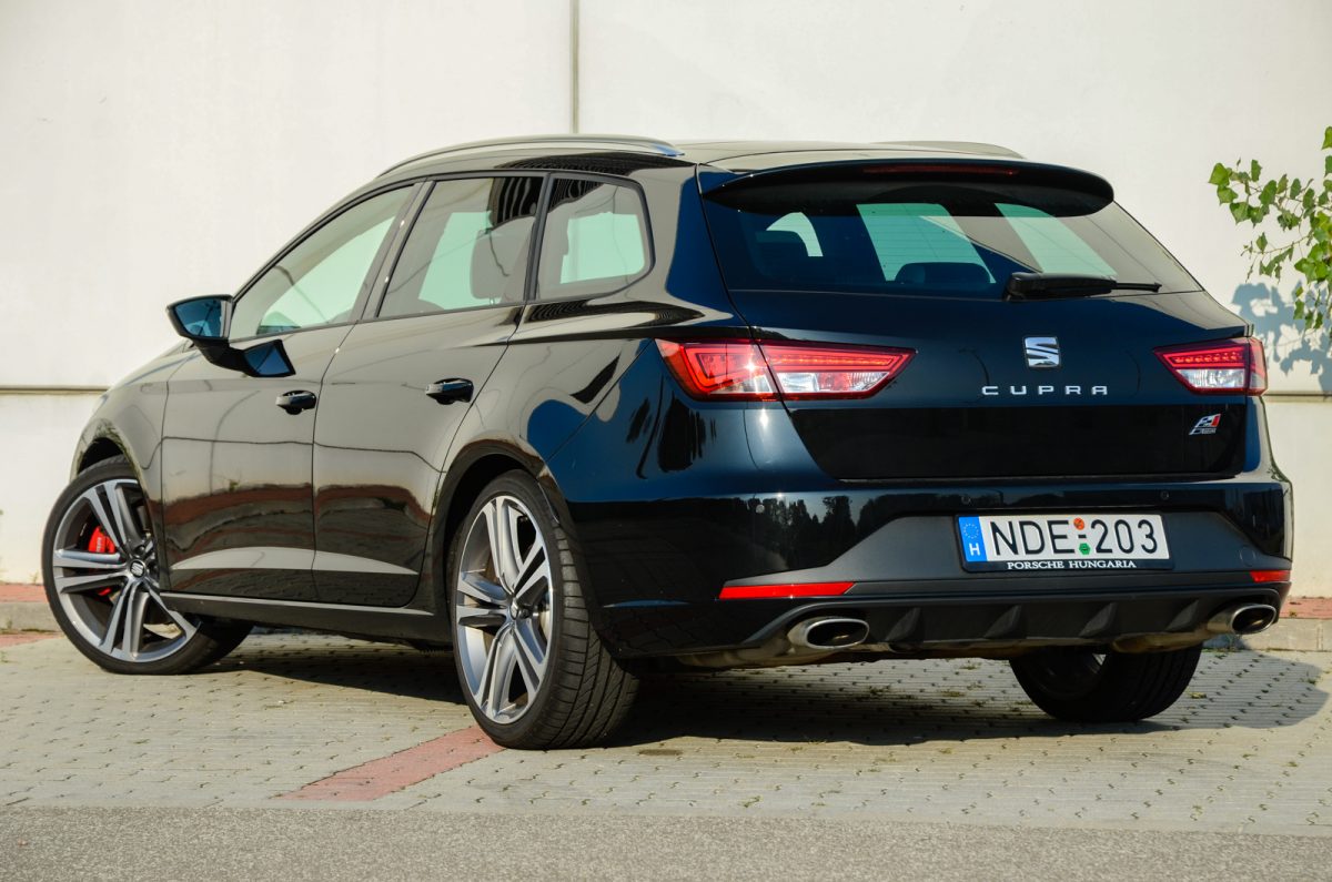SEAT LEON