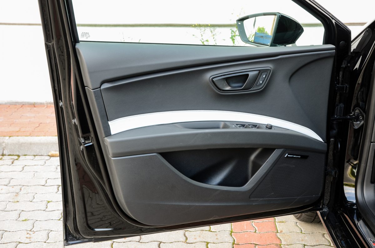 SEAT LEON