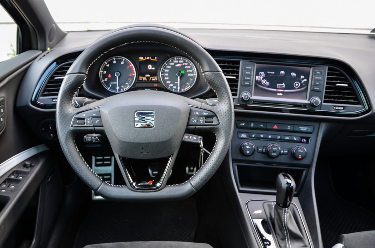 SEAT LEON