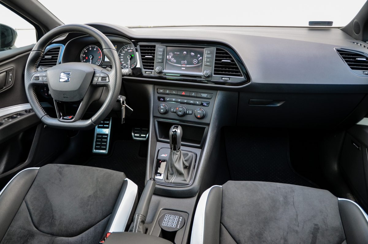 SEAT LEON